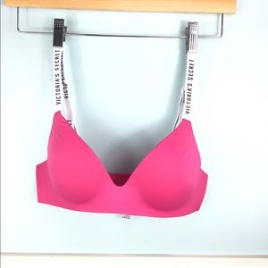 Victoria’s Secret T-Shirt Lightly Lined Wireless